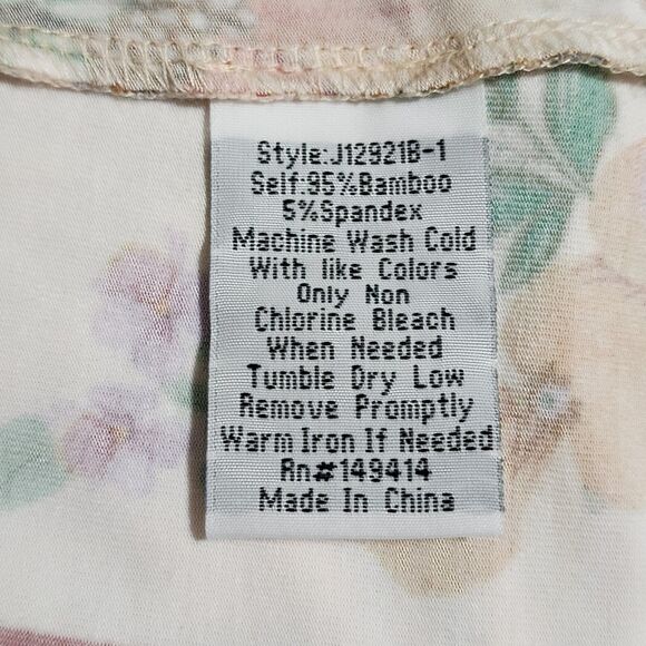 Johnny Was Women's Bamboo V-Neck Short Sleeve T-Shirt Top Patchwork Pattern Sz L - Picture 6 of 6